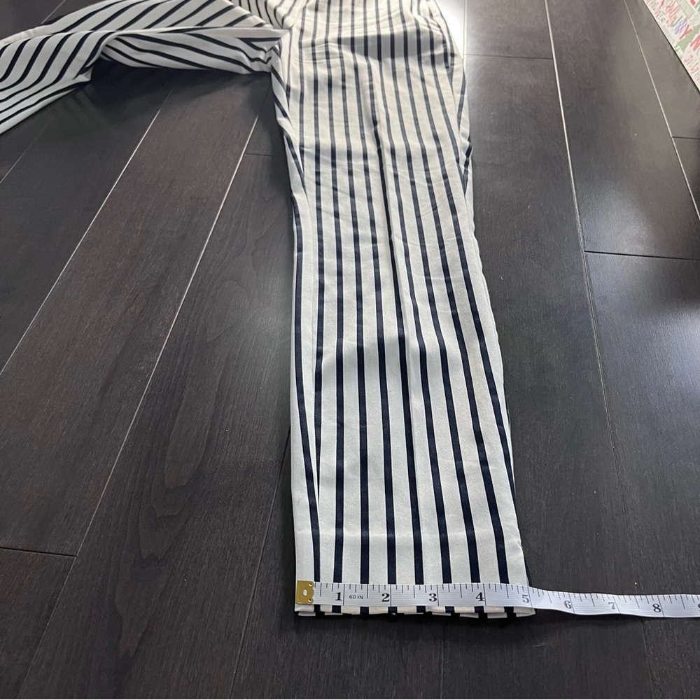 H&M Navy and White Striped Slacks Size 2 Ankle Height
Business Casual, Office - Picture 13 of 13